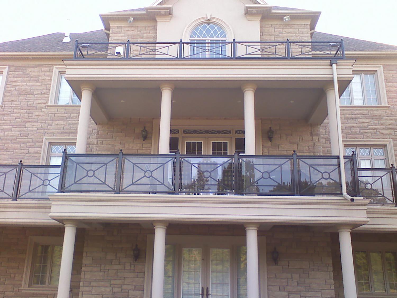 best-aluminum-balcony-railings-installation-company-in-toronto