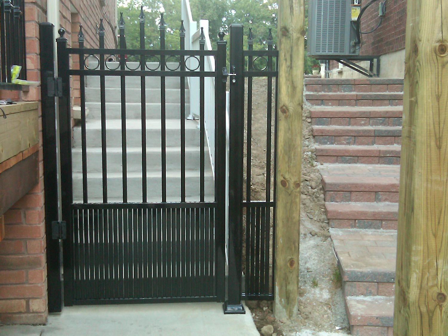 Aluminum Fence Gates in Toronto and GTA