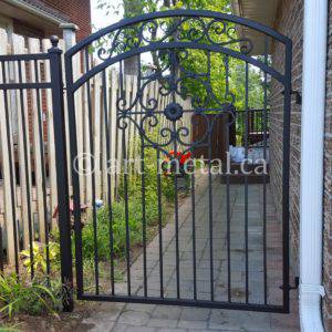 1175908882-metal-garden-gates-0775