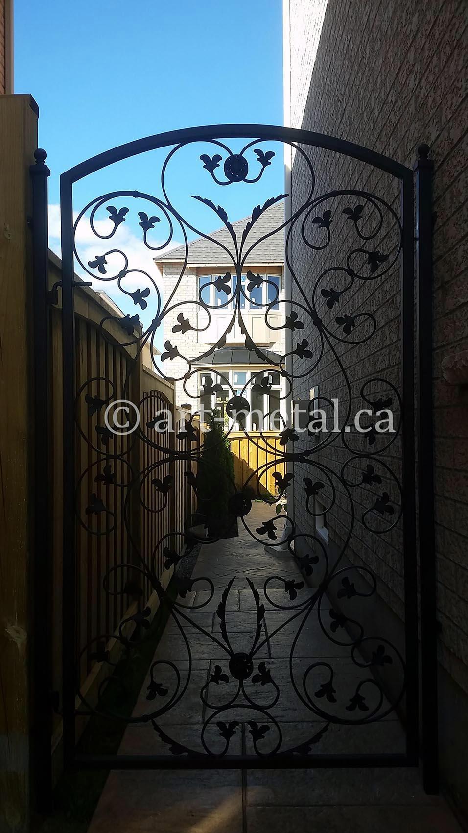 15917-steel-fence-0821