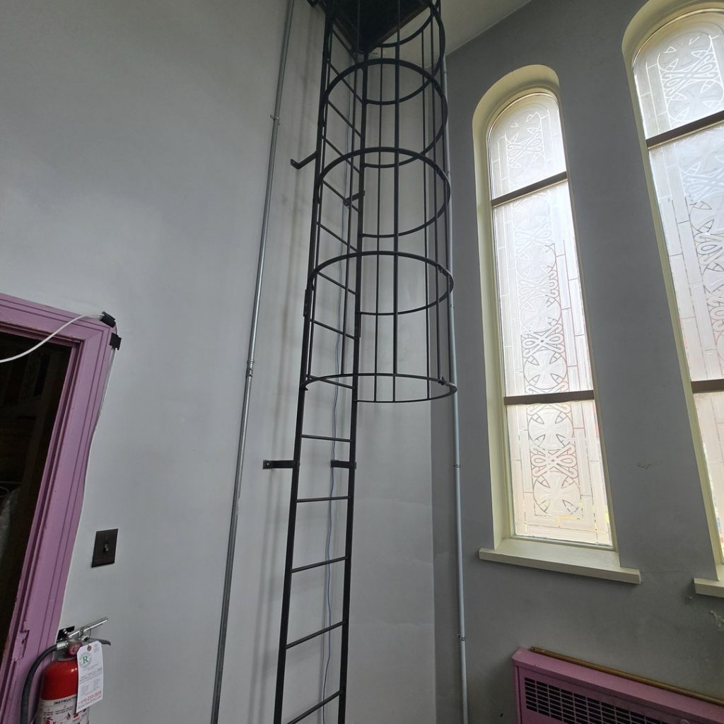 cage-ladders-interior-safety-cage-ladder