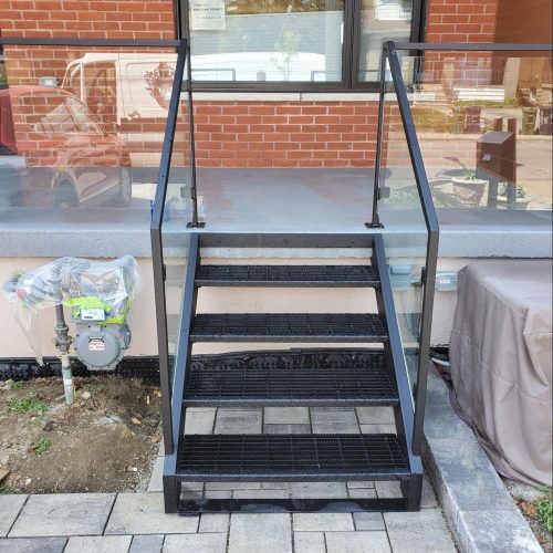 how to build deck stairs