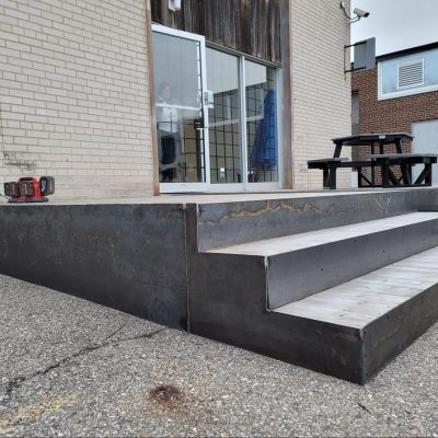 how to build deck stairs